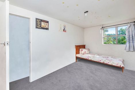 Photo of property in 11 Loughanure Place, Massey, Auckland, 0614