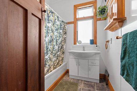 Photo of property in 15 Cambridge Terrace, Masterton, 5810