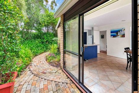 Photo of property in 1 Tiri View Place, Waiake, Auckland, 0630