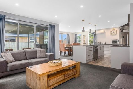 Photo of property in 48 Banks Boulevard, Whitby, Porirua, 5024