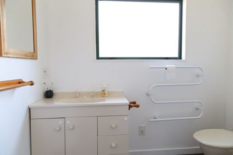 Photo of property in 4 Hinenamu Grove, Turangi, 3334