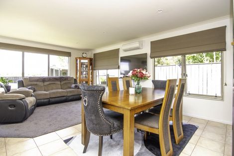 Photo of property in 119 Pacific Drive, Fitzherbert, Palmerston North, 4410
