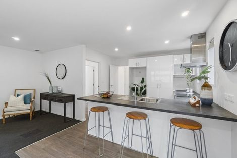 Photo of property in 548b Glenfield Road, Glenfield, Auckland, 0629