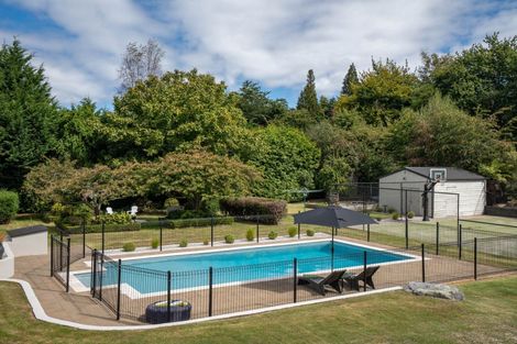 Photo of property in 142 Gillespie Place, Acacia Bay, Taupo, 3385