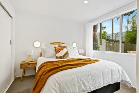 Photo of property in 24/73 Princes Street, Northcote Point, Auckland, 0627