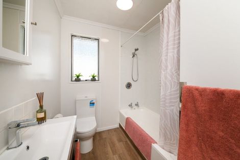 Photo of property in 20 Newton Place, Westbrook, Palmerston North, 4412