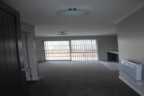 Photo of property in 28 Trauzer Place, Flagstaff, Hamilton, 3210