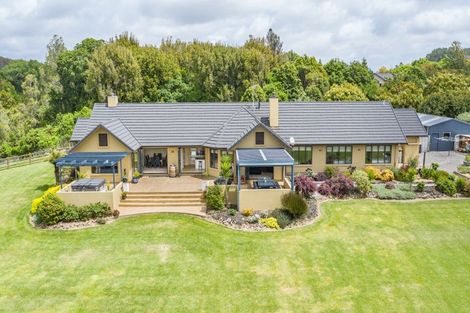 Photo of property in 100 Lea Grove, Levin, 5572