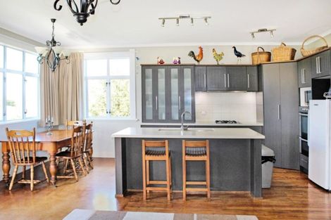 Photo of property in 183 Cowper Road, Dannevirke, 4976