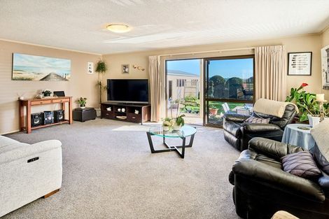 Photo of property in 6 Cleat Street, Whitby, Porirua, 5024