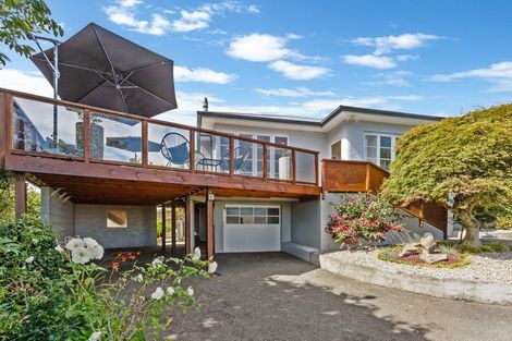Photo of property in 174 Seaview Road, Westown, New Plymouth, 4310