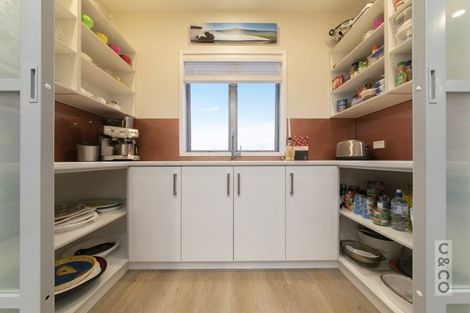 Photo of property in 1 Tauwaka Crescent, Riverhead, 0820