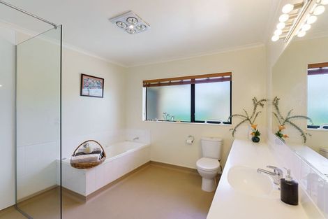 Photo of property in 47 Rutherford Drive, Waikanae Beach, Waikanae, 5036