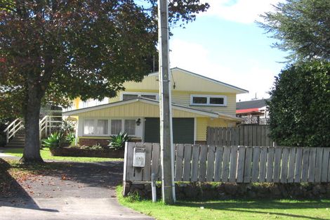 Photo of property in 7 Waione Avenue, Te Atatu Peninsula, Auckland, 0610