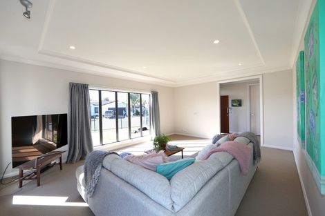 Photo of property in Heynes Place, 28 Heynes Place, Clive, 4102