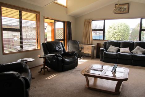 Photo of property in 16 Bruce Place, Alexandra, 9320