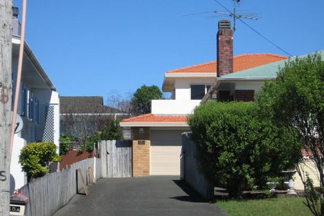 Photo of property in 15 Kokiri Street, Te Atatu South, Auckland, 0610