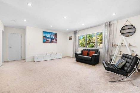 Photo of property in 1/76 Glamorgan Drive, Torbay, Auckland, 0630