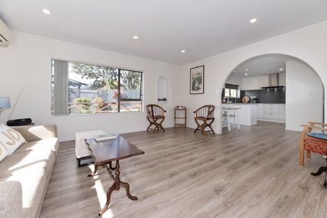 Photo of property in 2/168 Prince Regent Drive, Farm Cove, Auckland, 2012
