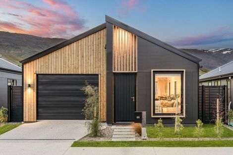 Photo of property in 95 Wooing Tree Avenue, Cromwell, 9310