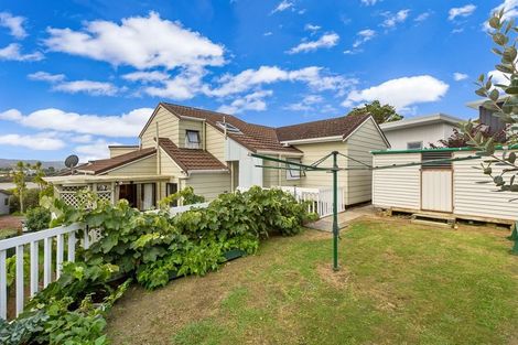 Photo of property in 28 Maori Hut Road, Red Beach, 0932