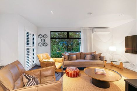 Photo of property in 1/279 Lake Road, Belmont, Auckland, 0622