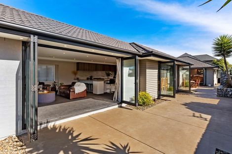 Photo of property in 27 Foresters Crescent, Parklands, Christchurch, 8083
