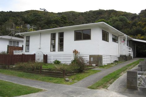 Photo of property in 40 Enfield Street, Wainuiomata, Lower Hutt, 5014