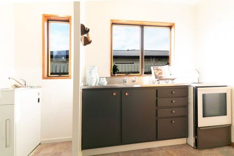 Photo of property in 8/702 Grays Road, Mahora, Hastings, 4120