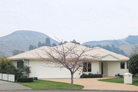 Photo of property in 20 Knightsbridge Place, Taradale, Napier, 4112