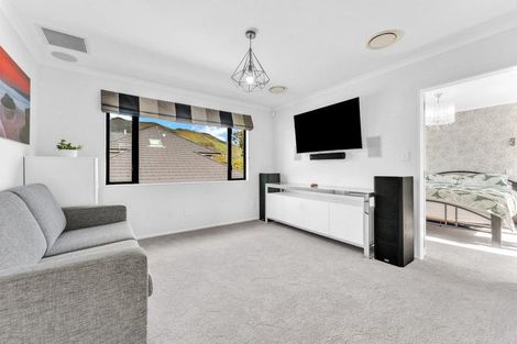 Photo of property in 37 Vincent Street, Waterloo, Lower Hutt, 5011