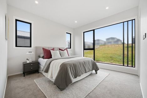Photo of property in 3 Makumaku Place, Long Bay, Auckland, 0630