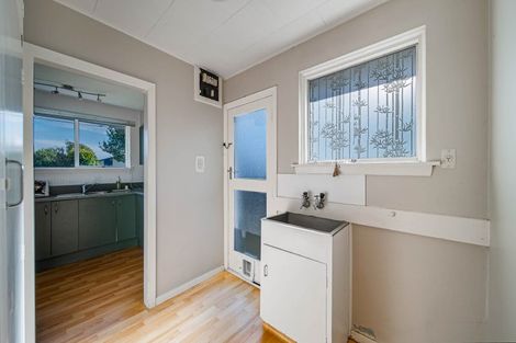 Photo of property in 64 Farquhars Road, Redwood, Christchurch, 8051