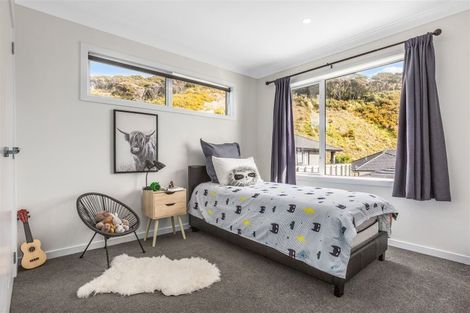 Photo of property in 16 Schooner Drive, Whitby, Porirua, 5024