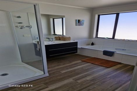 Photo of property in 8 Glen Wallace Road, Waipu, 0510