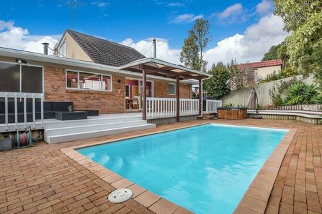 Photo of property in 21 Robin Lane, Browns Bay, Auckland, 0630
