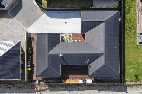 Photo of property in 175 Burdon Loop, Lake Hawea, 9382