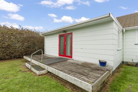 Photo of property in 27 Ashford Avenue, Hokowhitu, Palmerston North, 4410