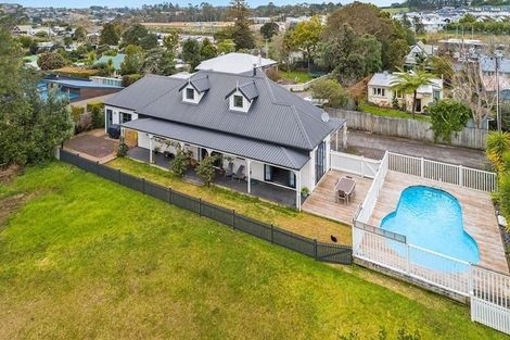 Photo of property in 741a Swanson Road, Swanson, Auckland, 0612