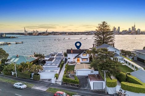 Photo of property in 5 Stanley Point Road, Stanley Point, Auckland, 0624