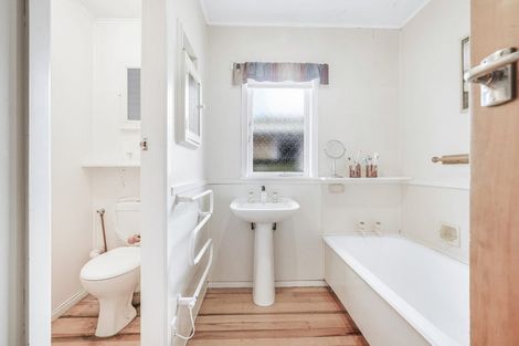 Photo of property in 18 Beech Crescent, Hillcrest, Hamilton, 3216