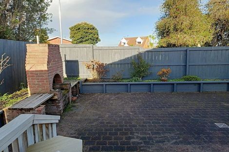 Photo of property in 137 Bradbury Road, Botany Downs, Auckland, 2010