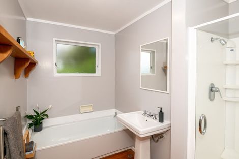 Photo of property in 72 Churton Drive, Churton Park, Wellington, 6037