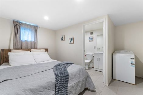 Photo of property in 2/1 Cantina Avenue, Bayview, Auckland, 0629