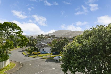 Photo of property in 1 Brasenose Place, Tawa, Wellington, 5028