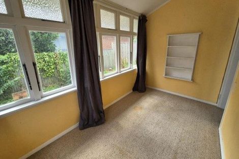 Photo of property in 27 Manapouri Crescent, Hokowhitu, Palmerston North, 4410