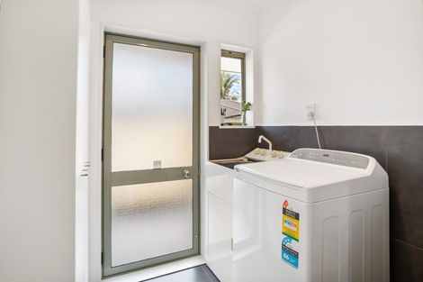 Photo of property in 109 Rushgreen Avenue, Pahurehure, Papakura, 2113