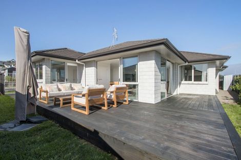 Photo of property in 91 Bert Wall Drive, Omokoroa, 3114