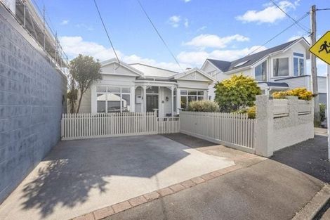 Photo of property in 72 Overtoun Terrace, Hataitai, Wellington, 6021