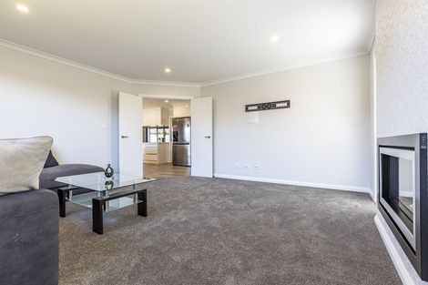 Photo of property in 4 Silicon Way, Fitzherbert, Palmerston North, 4410